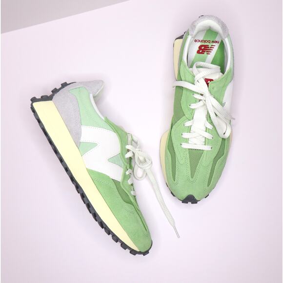 NEW BALANCE NWOB 327 Sneaker Suede Light Green Gray U327WRD Women's 10.5 - Picture 2 of 8